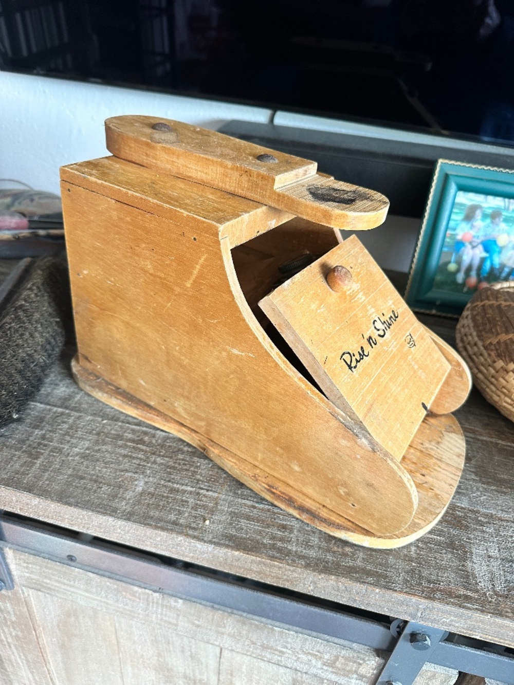 Vtg Shoe Valet/ shoe shine kit, with accessories, 50s
